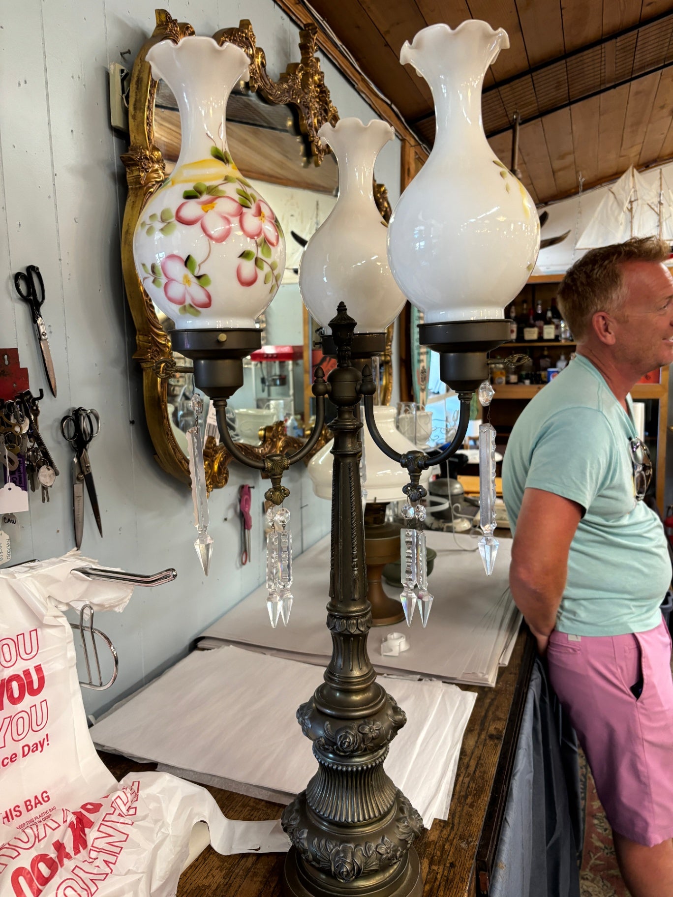 Antique Victorian-style Table Lamp