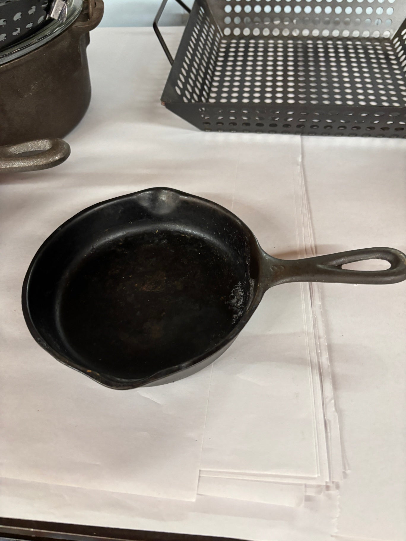 Wagner Cast Iron Skillet Fry Pan with Pour Spouts
