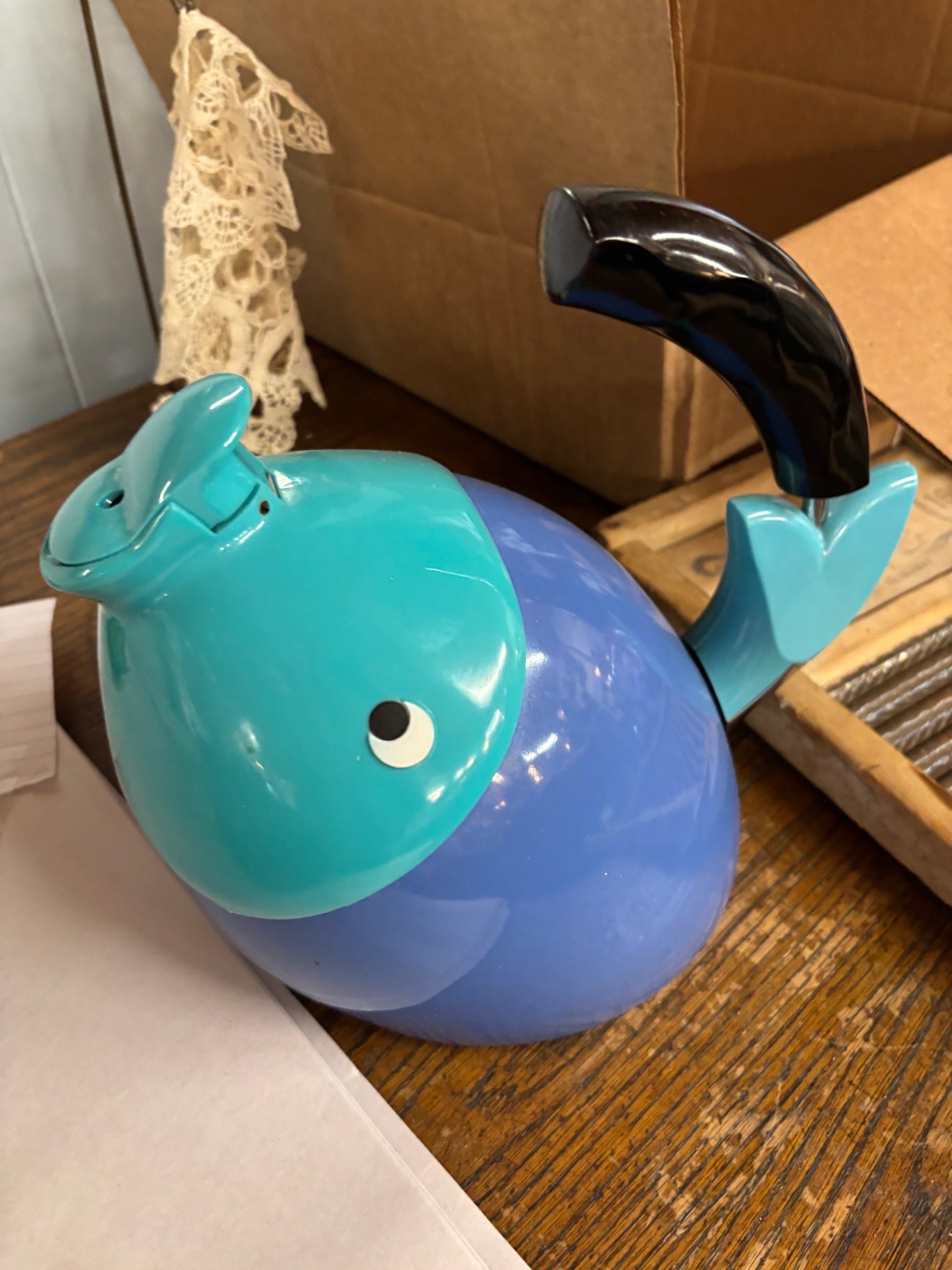Vintage Whimsical Whale Teapot – Blue & Turquoise Ceramic Novelty Tea Pot
