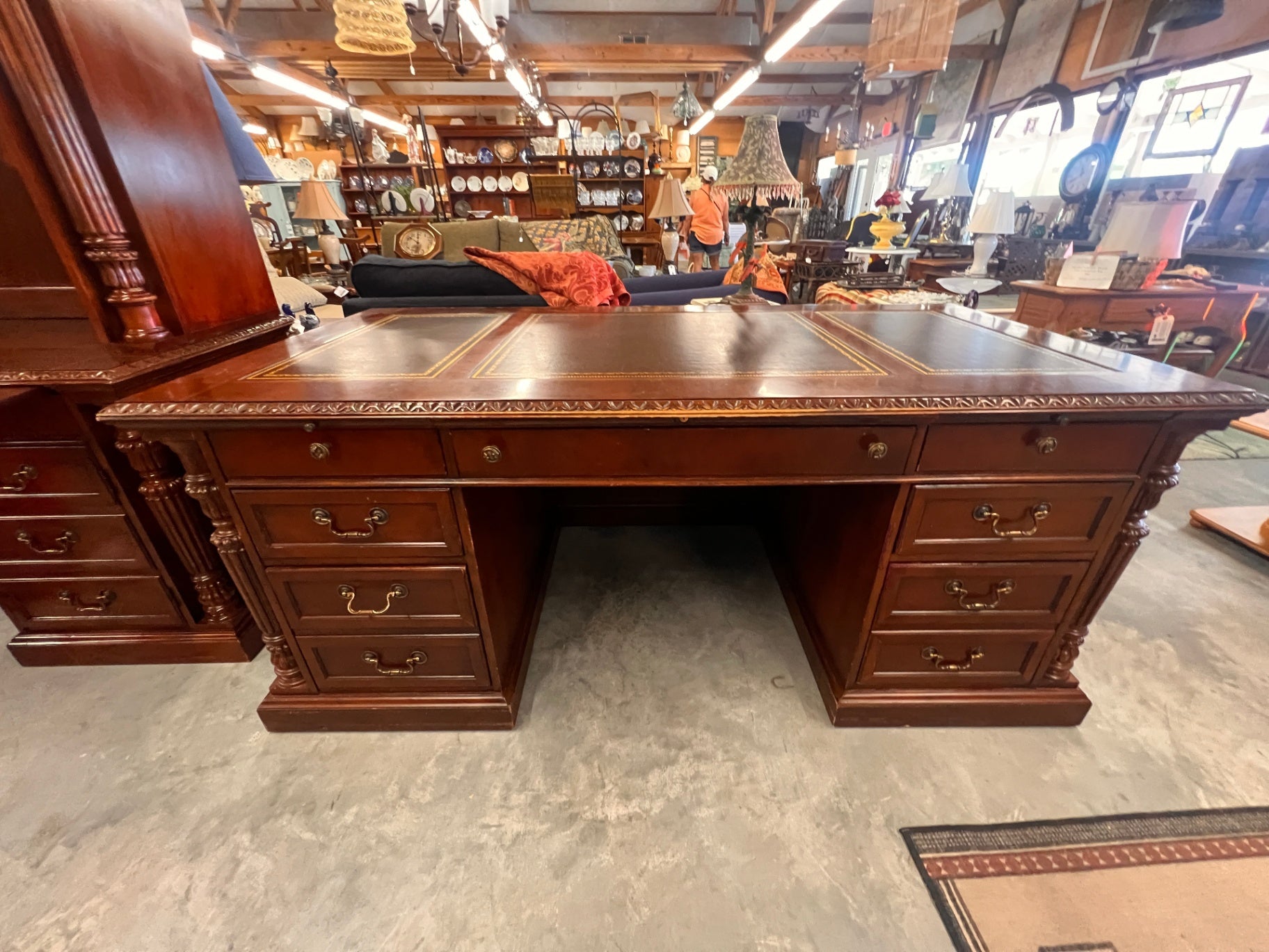 Hekman Executive Double Pedestal Partner Desk with Leather Top – Traditional Cherry Finish