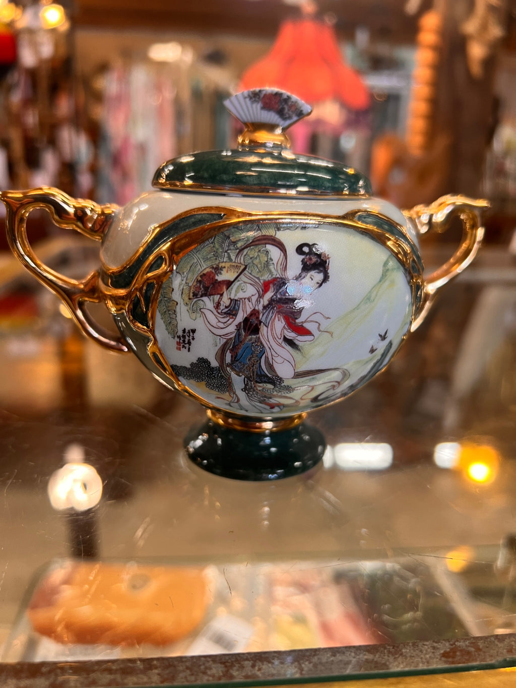Ardleigh Elliott Beauties of the Red Mansion Music Box Emperor's Waltz 1999
