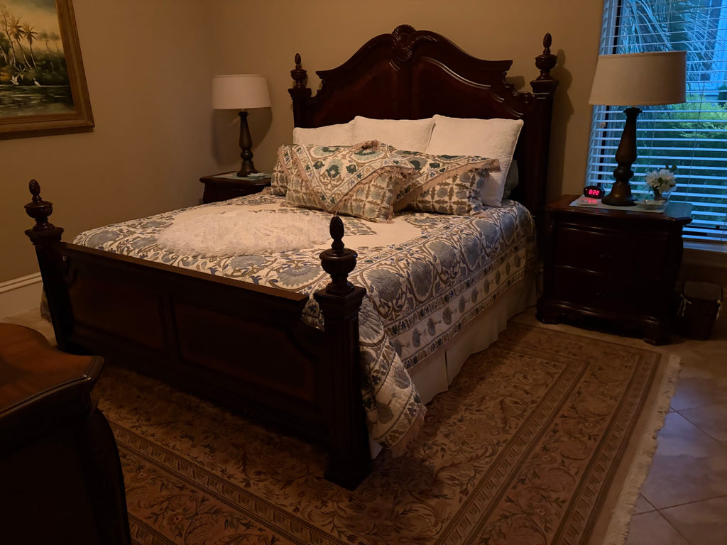 Luxury Traditional King Bedroom Suite – Burl Wood European Style Bedroom Set with Dresser & Nightstands
