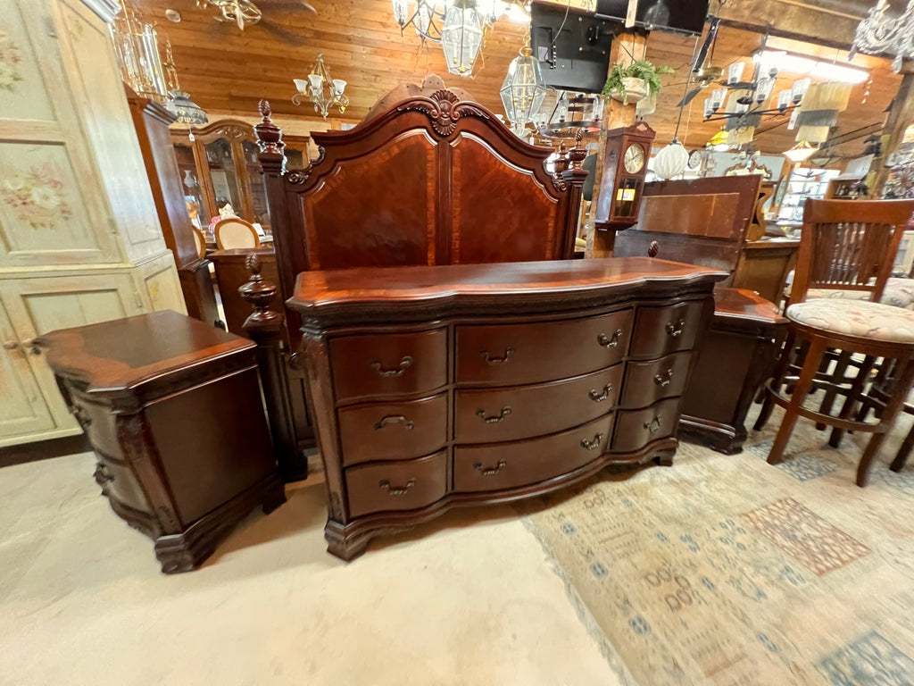 Luxury Traditional King Bedroom Suite – Burl Wood European Style Bedroom Set with Dresser & Nightstands