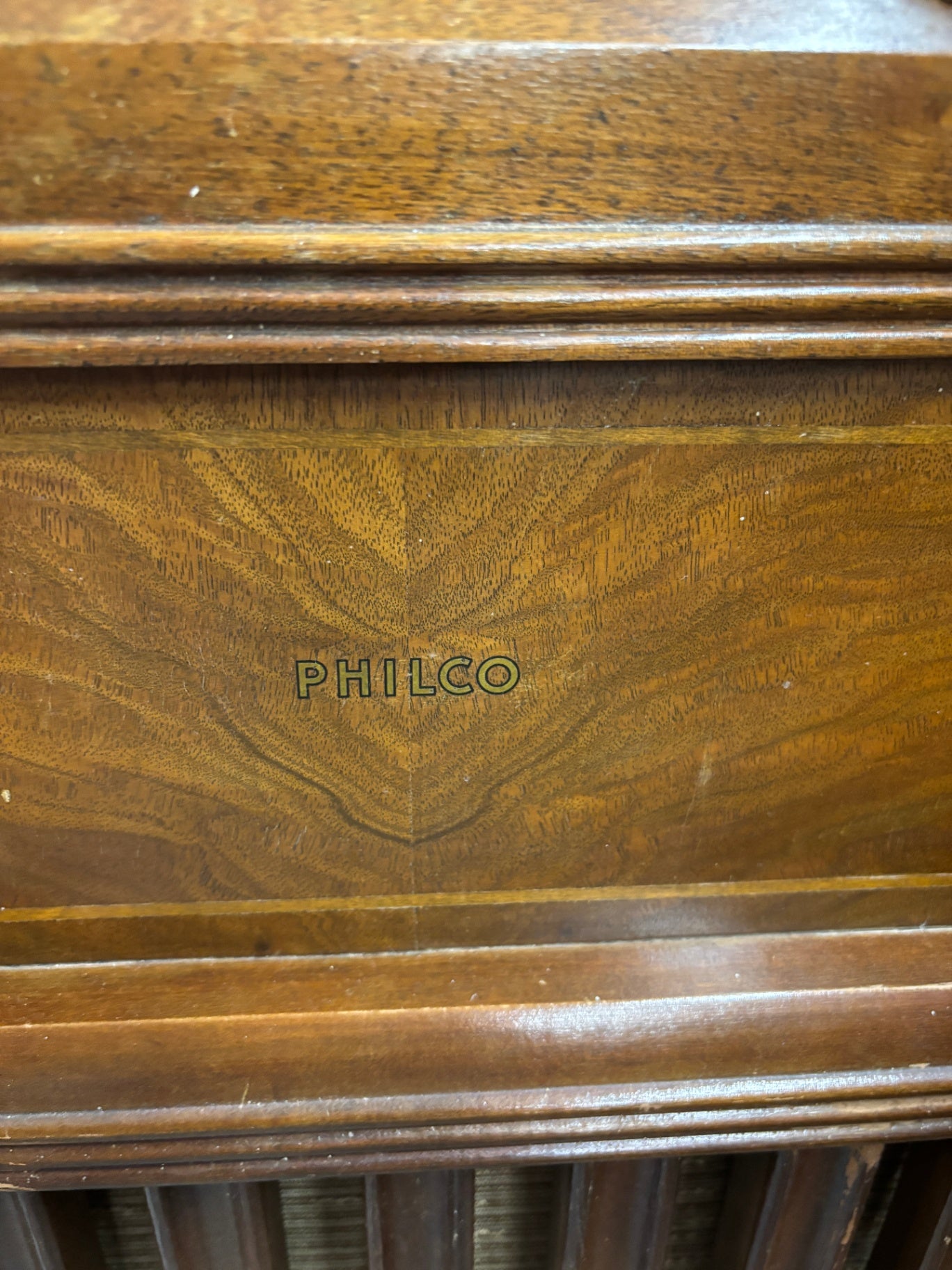 Antique Philco Tombstone Console Radio Cabinet – Art Deco Walnut Floor Model – Circa 1939–1941