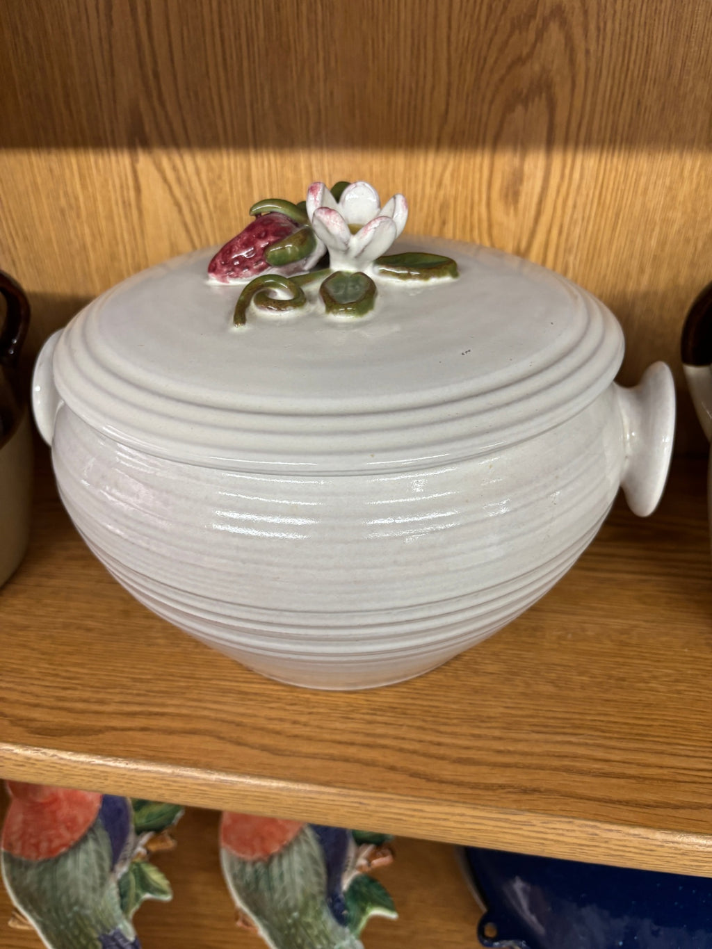 Marshall Pottery Blue Mountain covered casserole or bean pot made in Texas