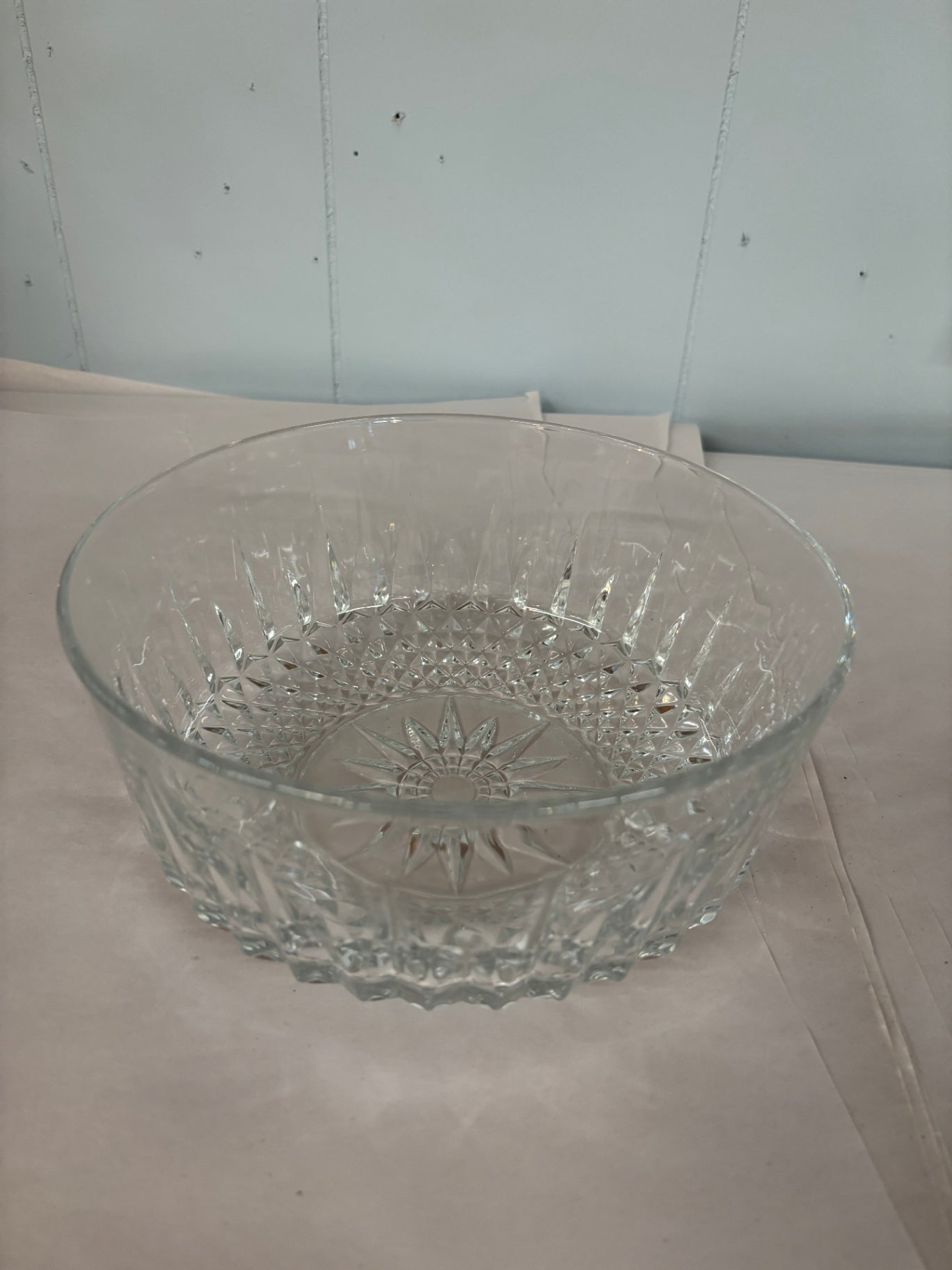 Vintage Arcoroc France 9" Clear Glass Bowl Starburst Diamond Pattern