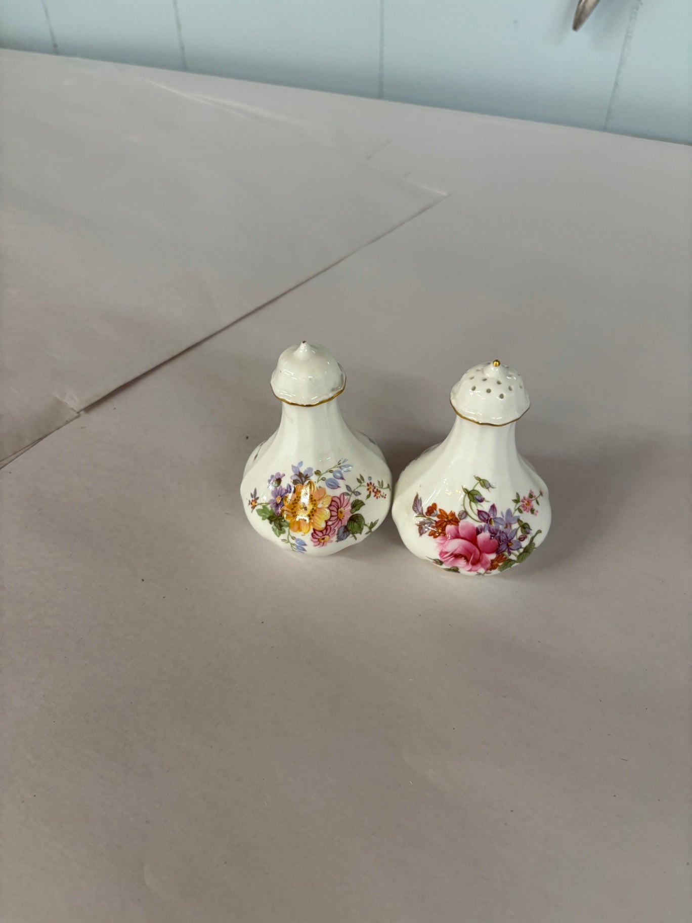 SALT & PEPPER SET ROYAL CROWN DERBY BONE CHINA DERBY POSIES