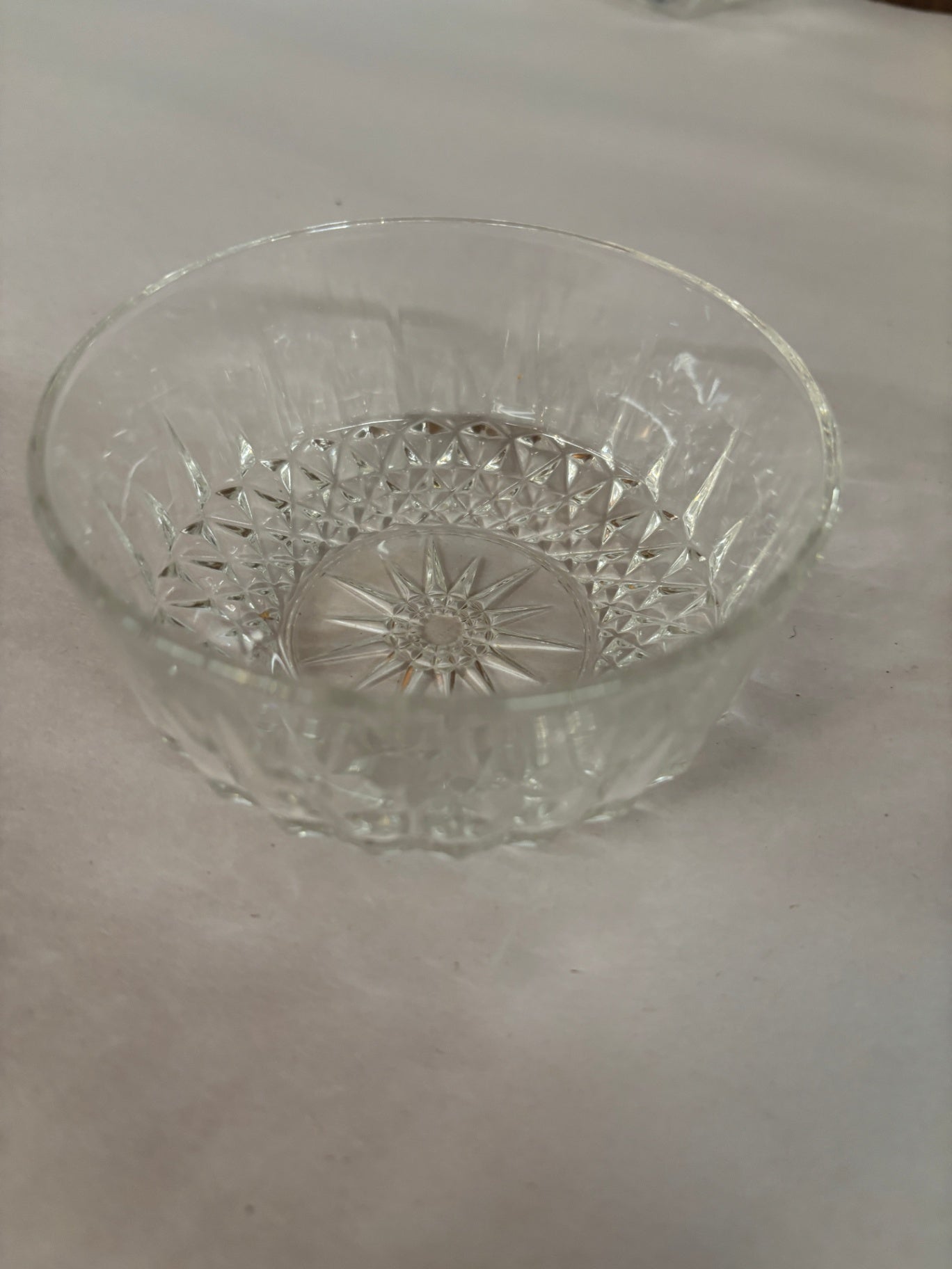 Clear Glass Starburst Diamond Pattern Serving Bowl