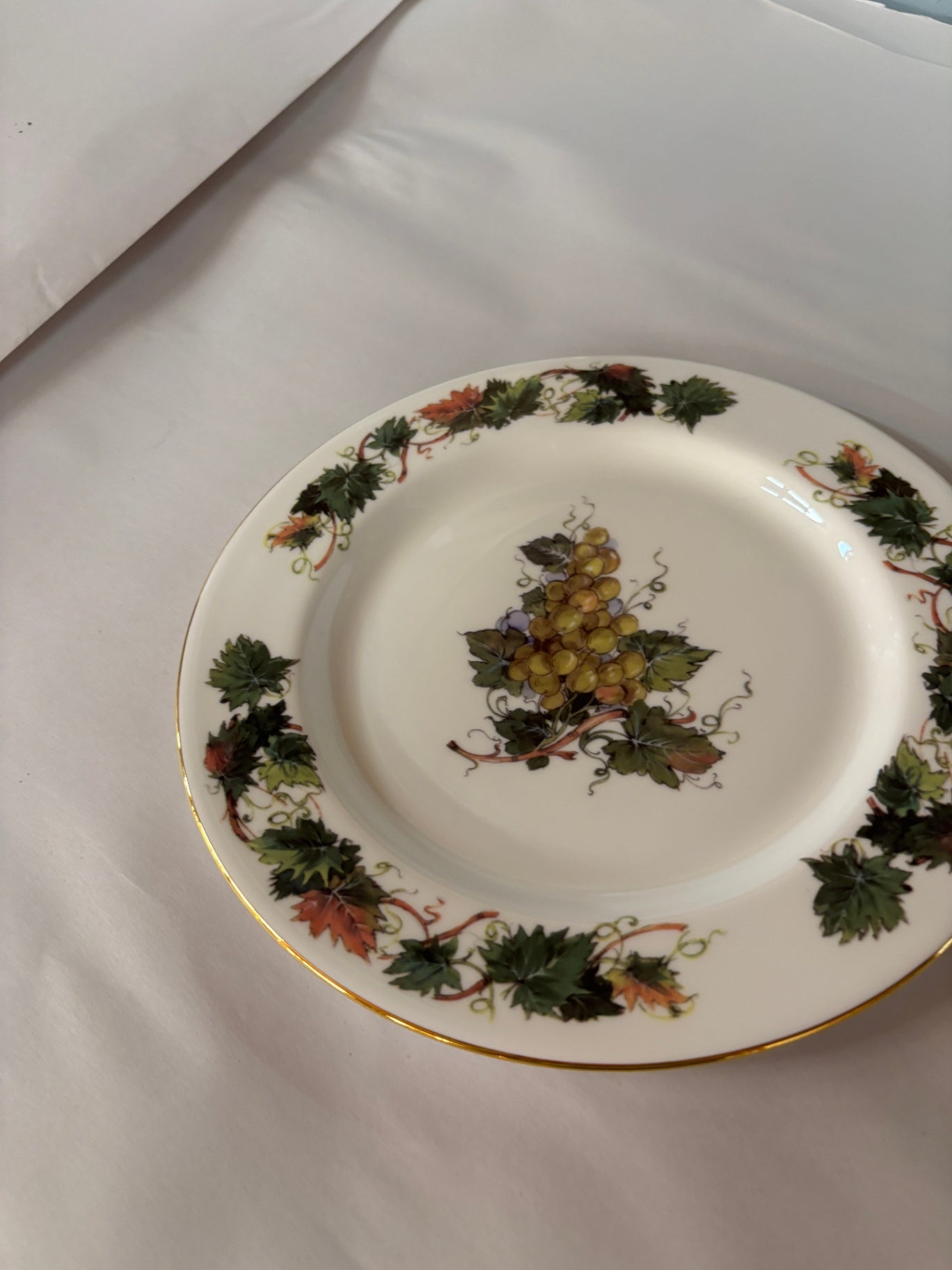 Royal Vale Grapes Plates 9” Gold Rim Green Purple Grapes England