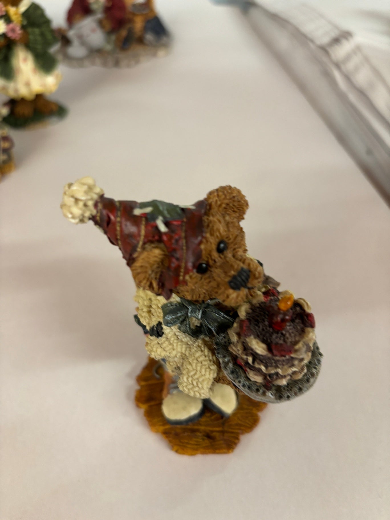 Boyds Bears & Friends Bearstone Figurine Birthday M. Harrison's Birthday