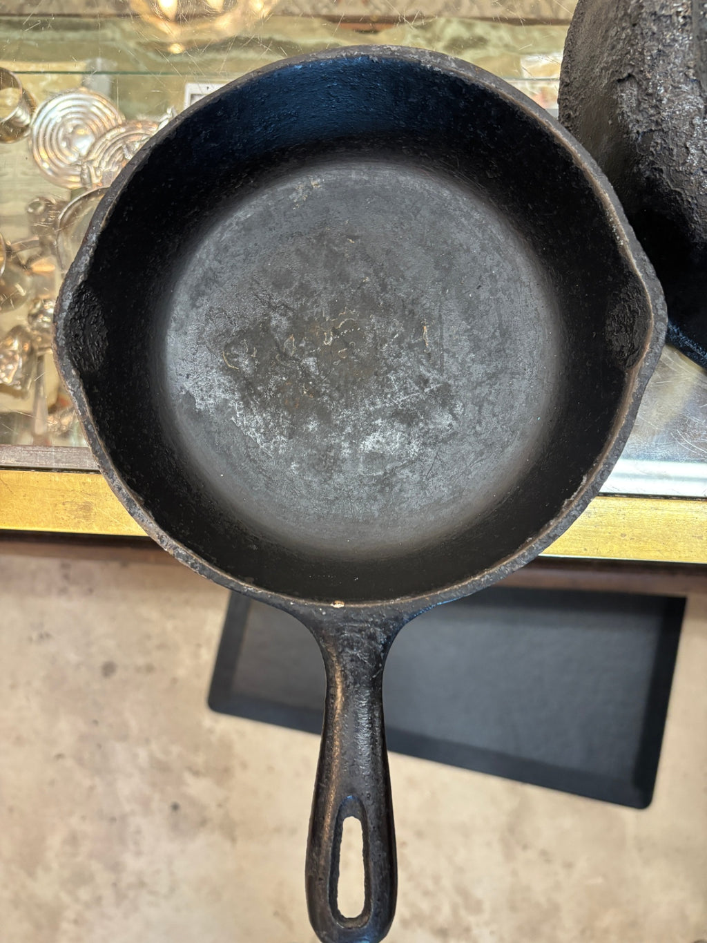Vintage Unmarked Wagner Ware No. 5 – 8-Inch Cast Iron Skillet – Made in USA