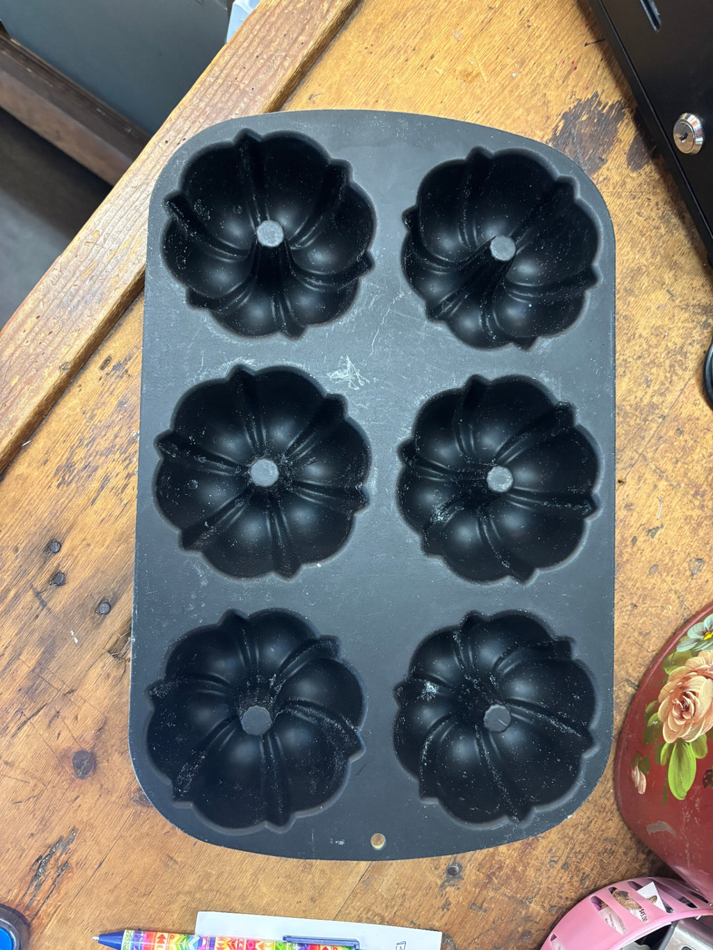 Vintage Nordic Ware Bundt-lette Pan – 6 Mini Bundt Cakes – Avocado Green