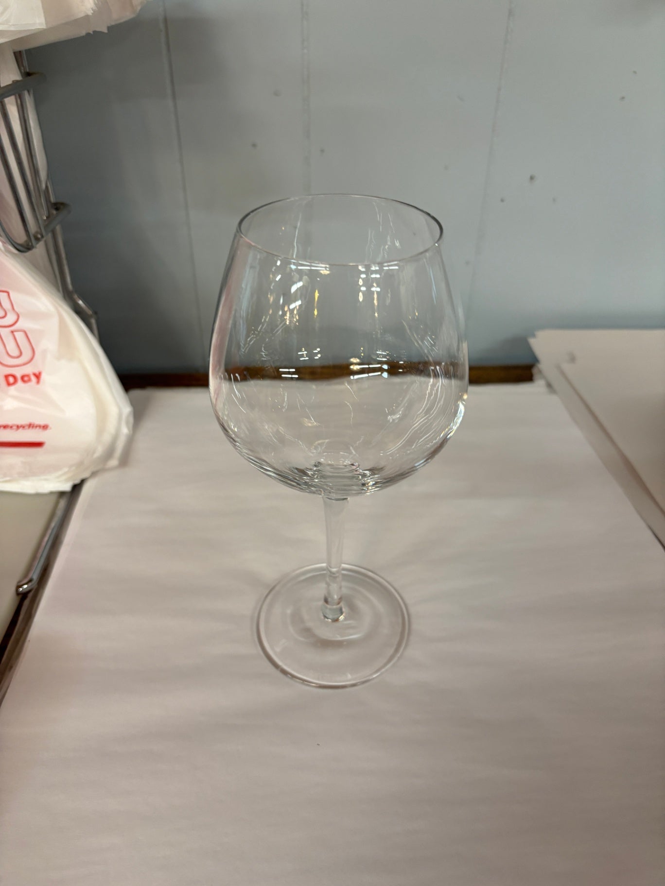 LENOX SIGNATURE SERIES BREAK RESISTANT WINE GLASS