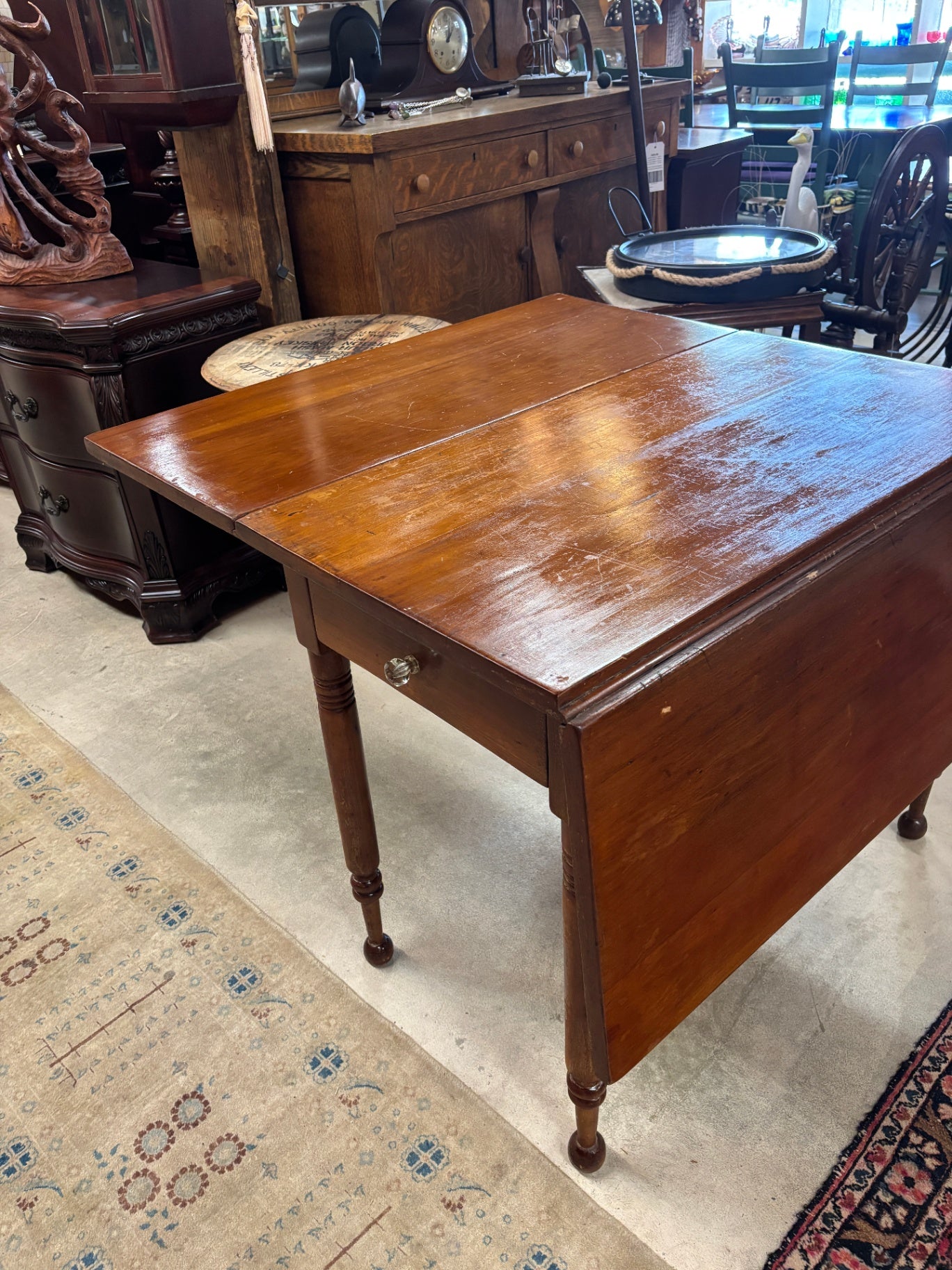 Antique Federal-Style Mahogany Drop-Leaf Dining Table with Drawer