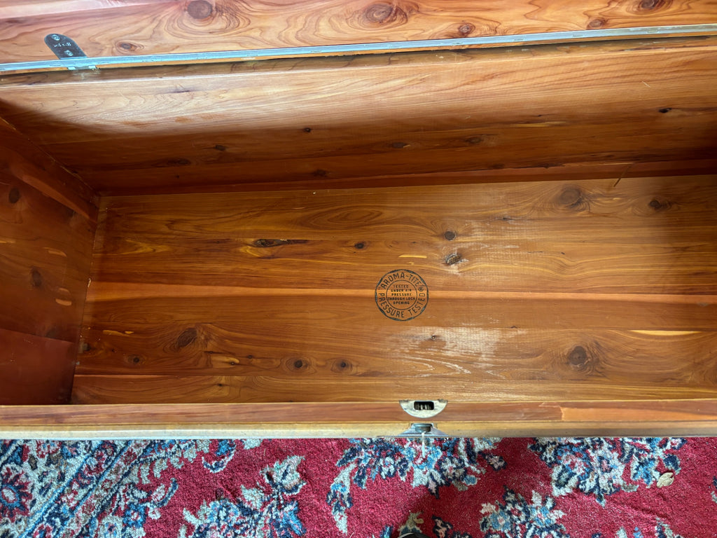 Vintage Lane Cedar Hope Chest / Blanket Chest with Original Key & Warranty Label