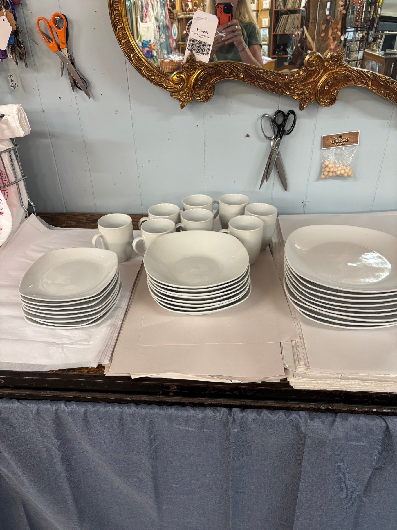 gallery Collection Dinnerware for 8