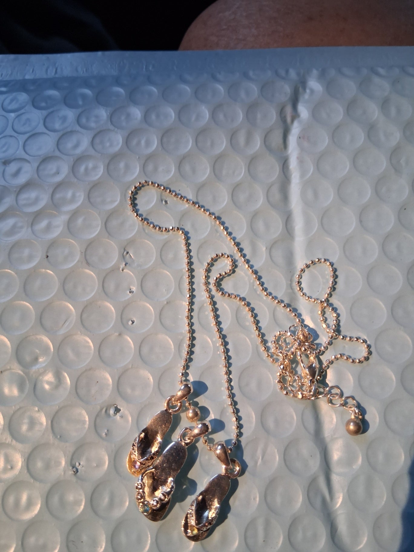 Flipflop necklace dsc