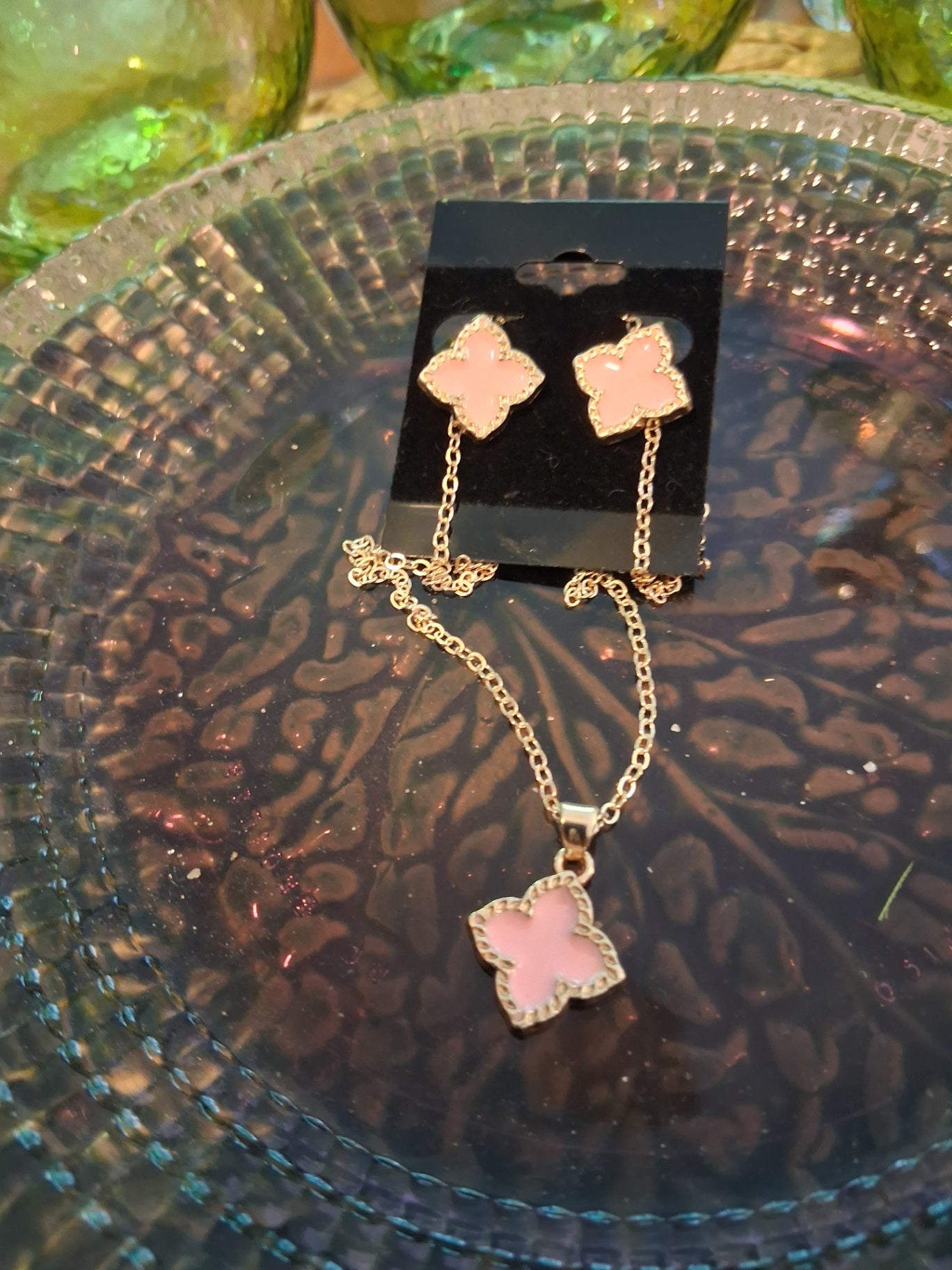 Necklace n earrings pink clover dsc
