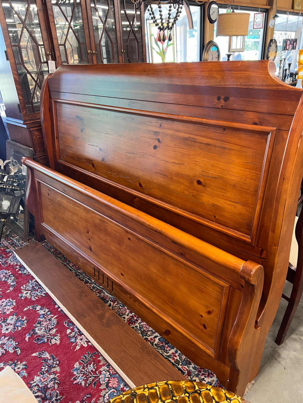 King Sleigh bed