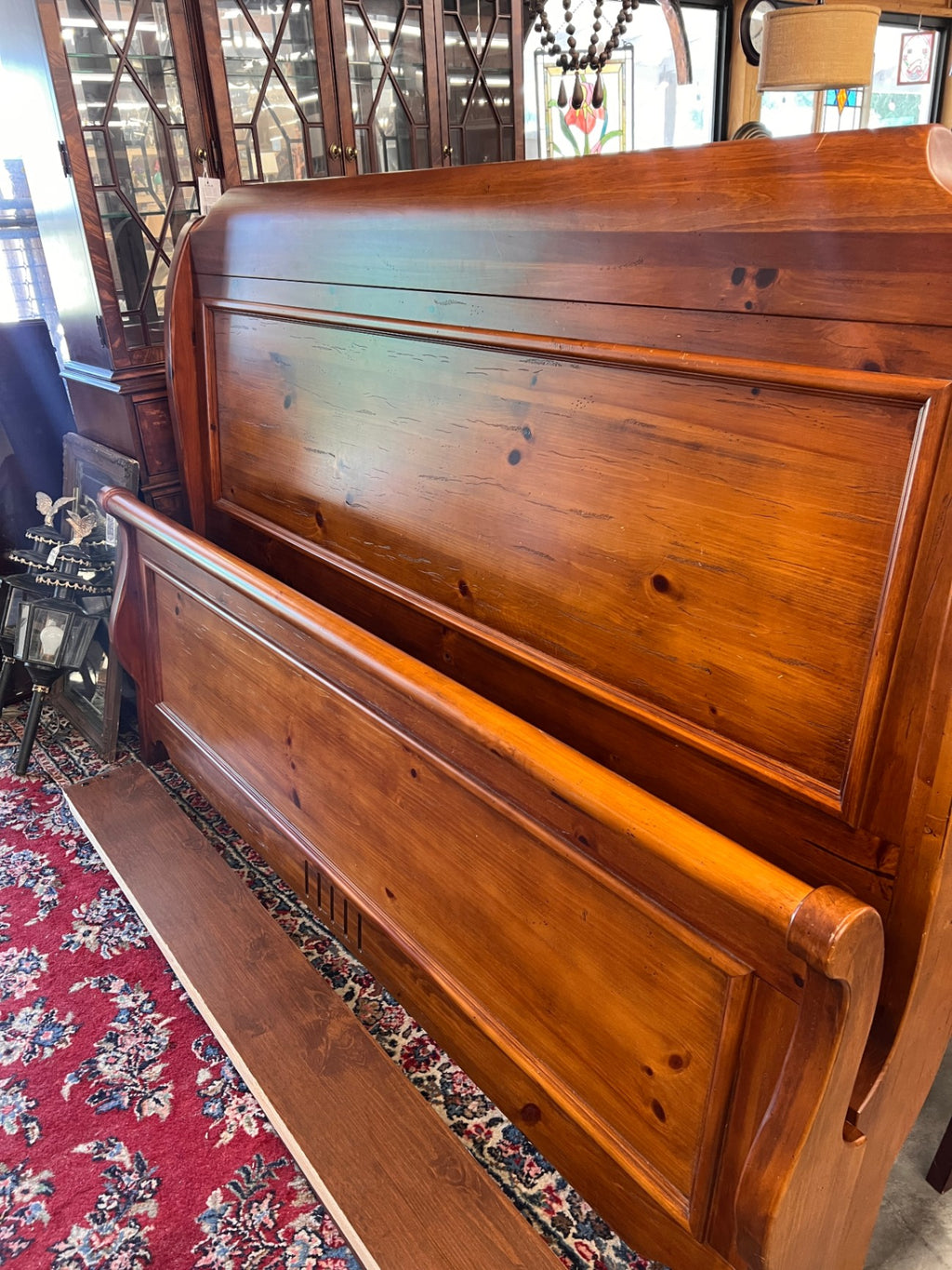 King Sleigh bed