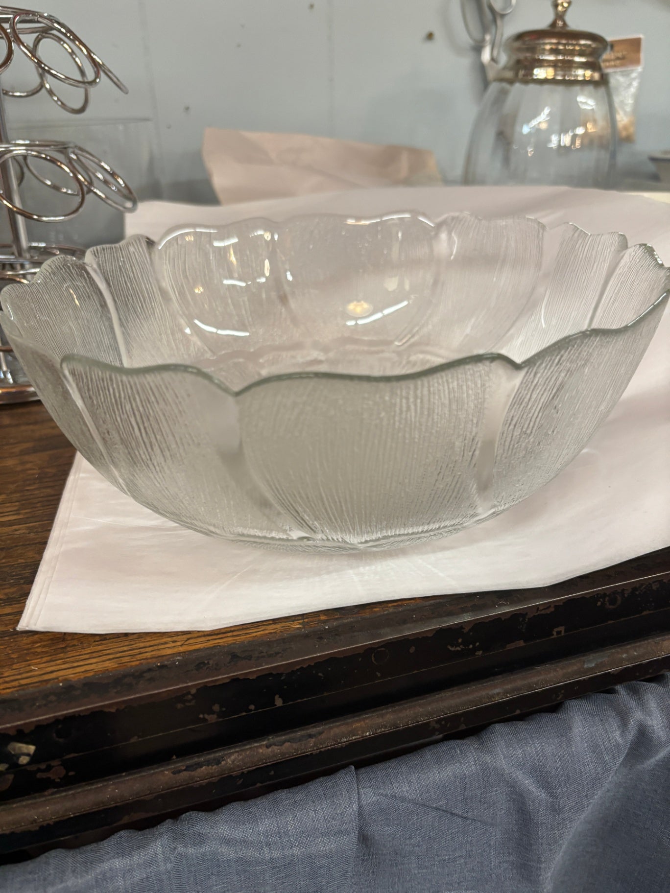 Clear glass serving bowl