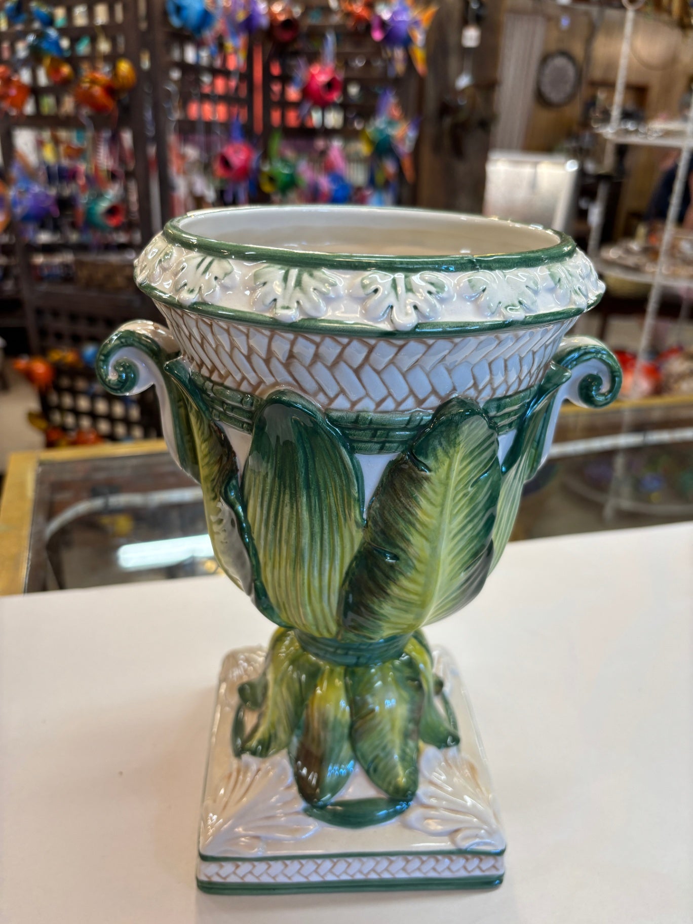 Fitz and Floyd majolica-style footed urn/vas