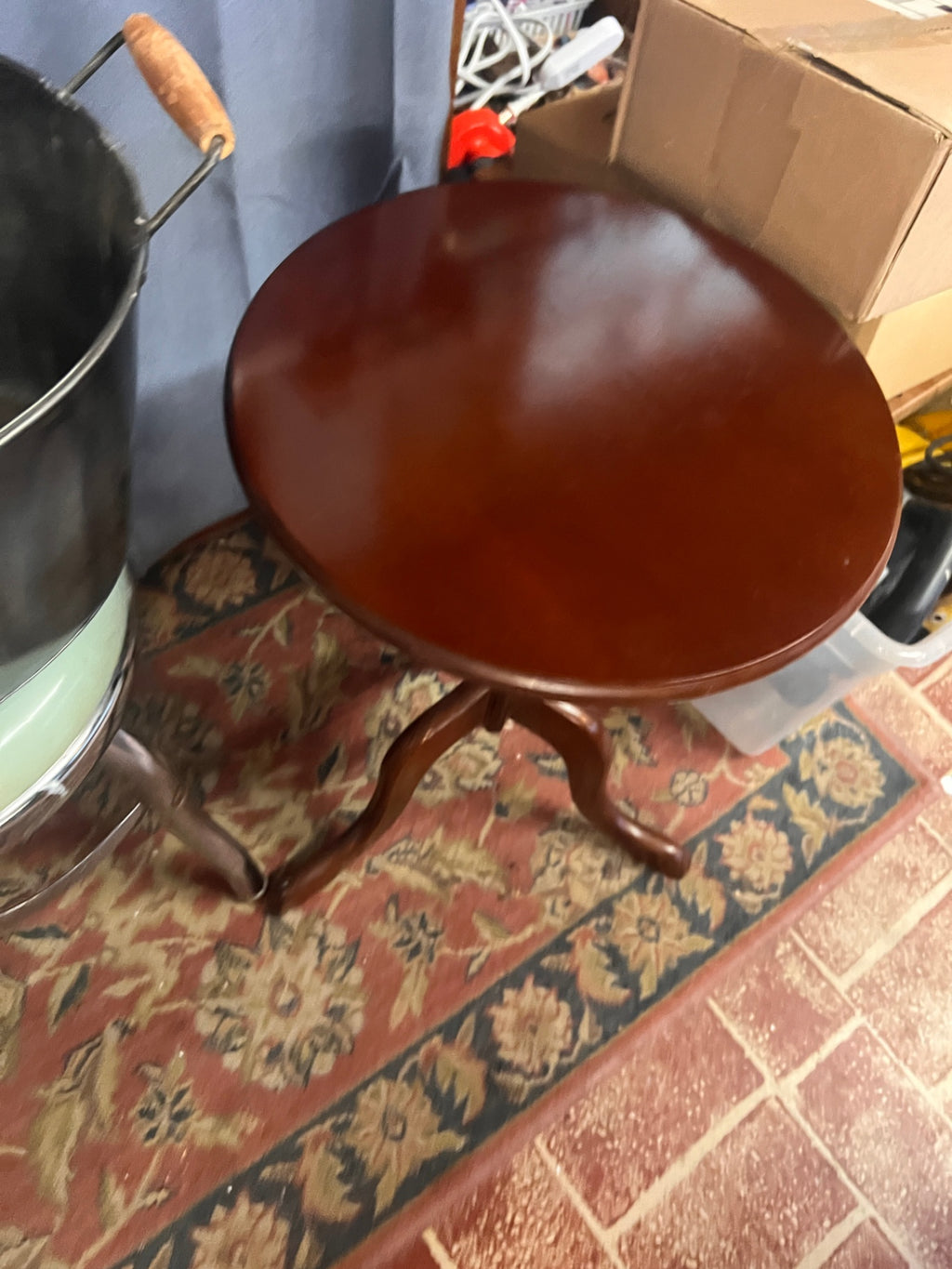 Tripod Beveled Edge Round Top Wine / Side Table
