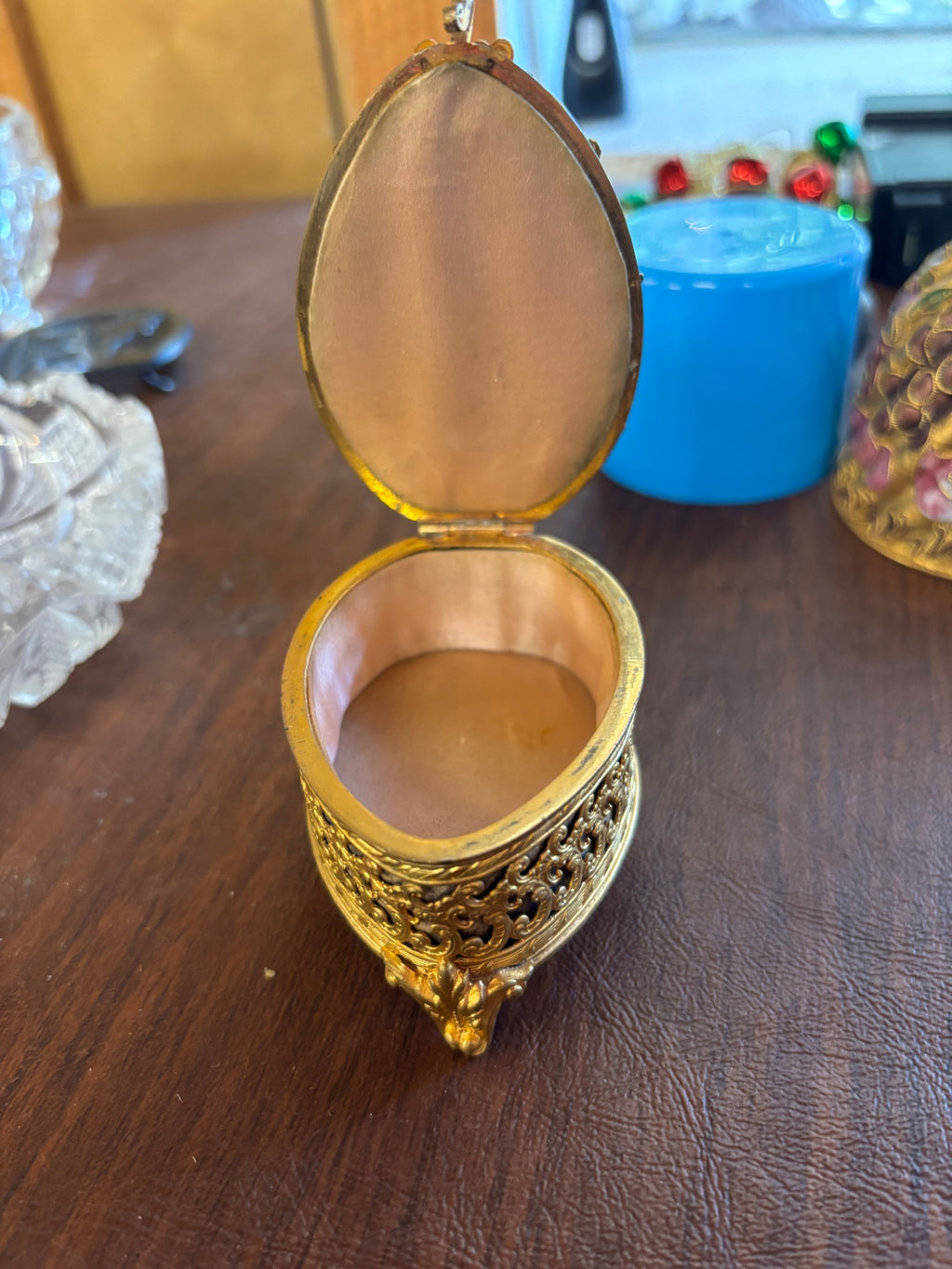 Vintage oval trinket or jewelry box