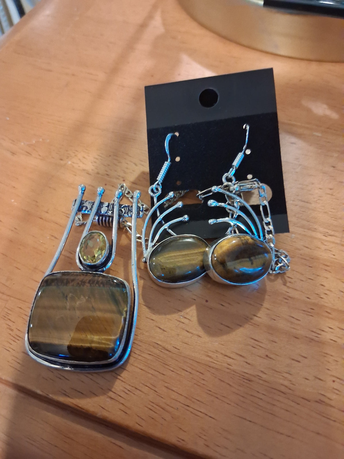 Necklace n earrings tigereye dsc