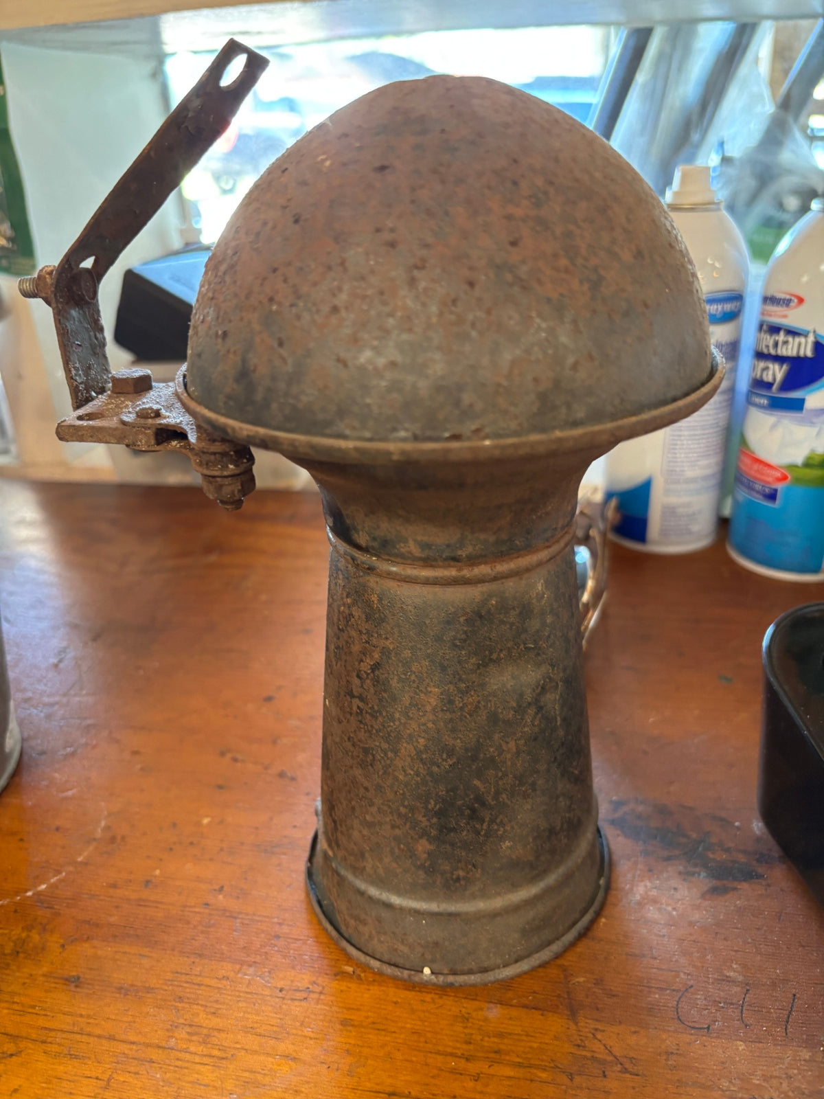 Vintage 6-volt automotive electric "ahooga" or Klaxon-style horn