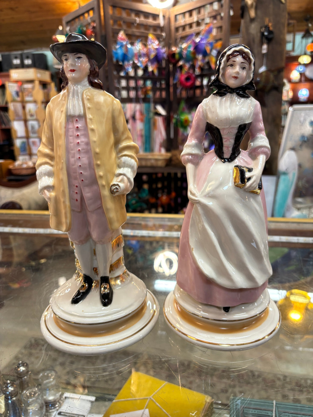 Vintage Pair Ceramic COLONIAL FIGURINE Figurines