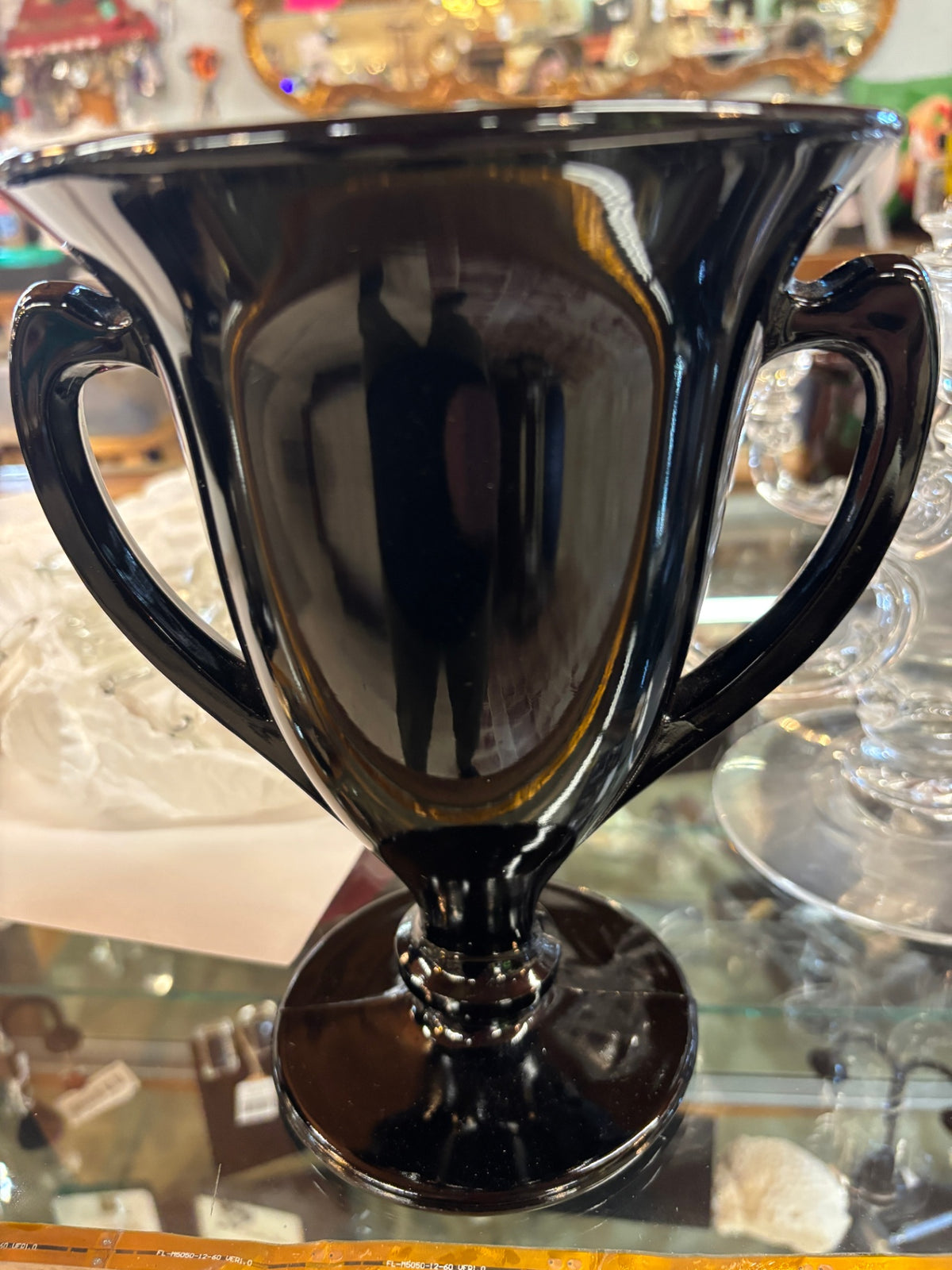 L.E. Smith No. 432 black amethyst glass double-handled trophy vase or loving cup