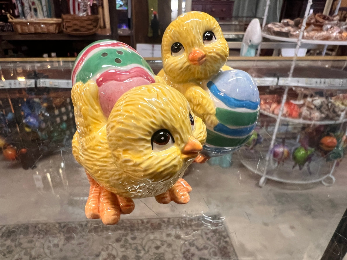 Vintage Fitz & Floyd Baby Chicks With Painted Eggs Salt & Pepper Shaker