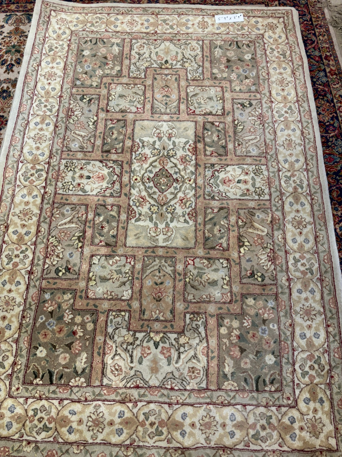 Hand-Tufted Wool Garden Panel Area Rug – Floral Geometric Design – 5'9" x 3'9"