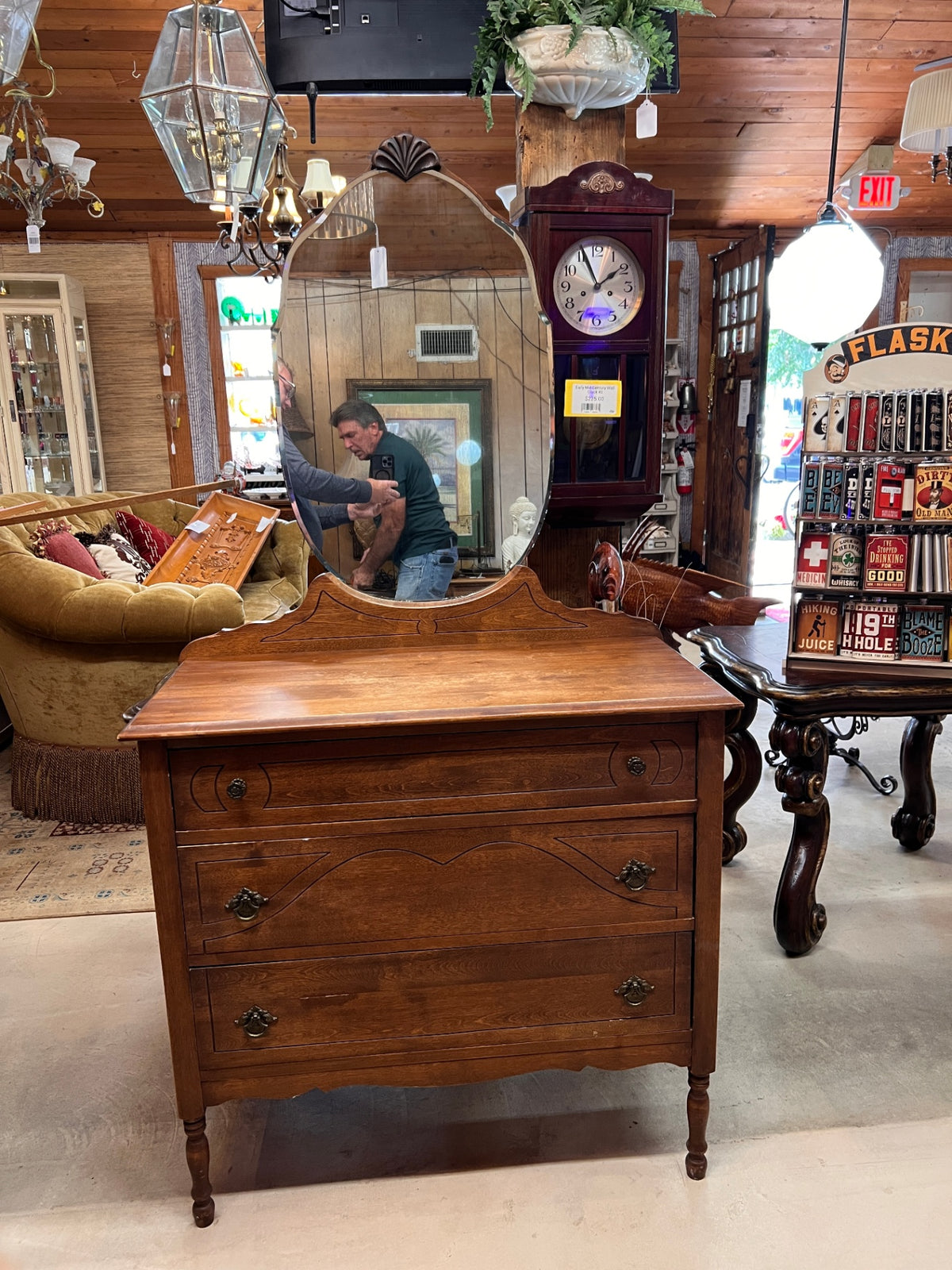 Antique Victorian Eastlake Oak 3-Drawer Dresser with Large Oval Mirror – Circa 1890–1910