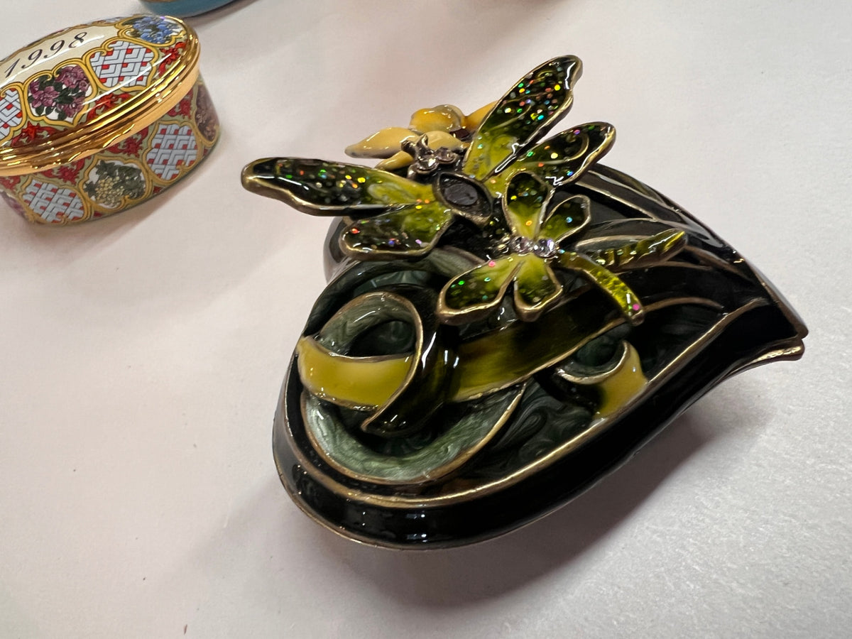 Jeweled Green Enamel Heart-Shaped Trinket Box – Sparkling Dragonflies, Rhinestone Accents & Gold-Tone Trim