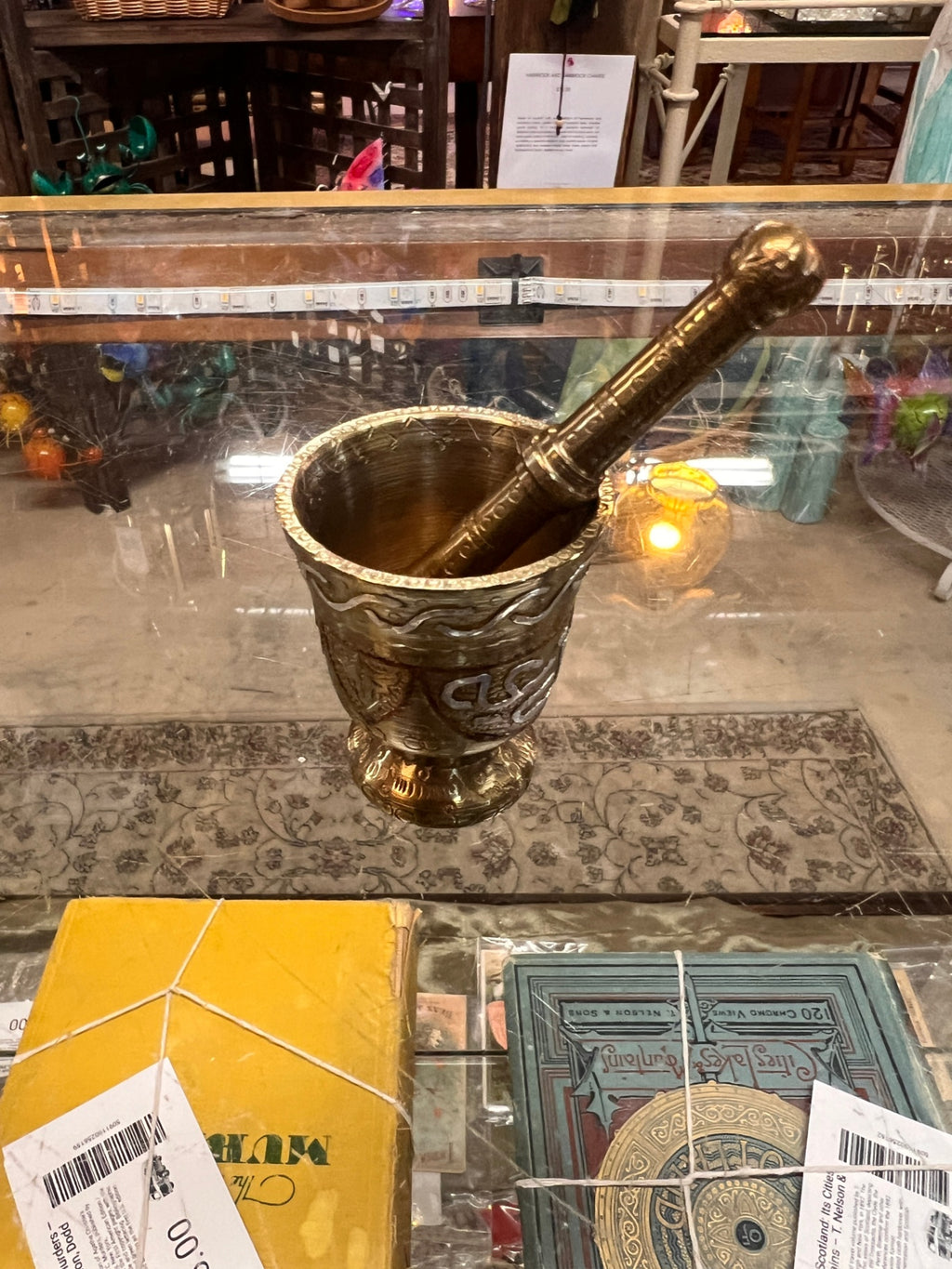 Vintage Solid Brass Mortar & Pestle Set – Ornate Embossed Floral Design – Footed Apothecary Herb Grinder