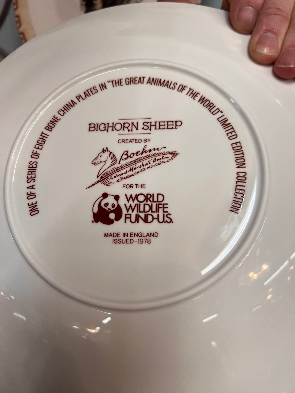Vintage 1978 Boehm Great Animals of the World Collector Plates – Complete Set of 8 – World Wildlife Fund – England – With Decorative Wall Rack