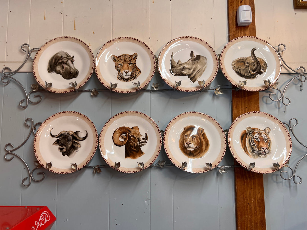 Vintage 1978 Boehm Great Animals of the World Collector Plates – Complete Set of 8 – World Wildlife Fund – England – With Decorative Wall Rack