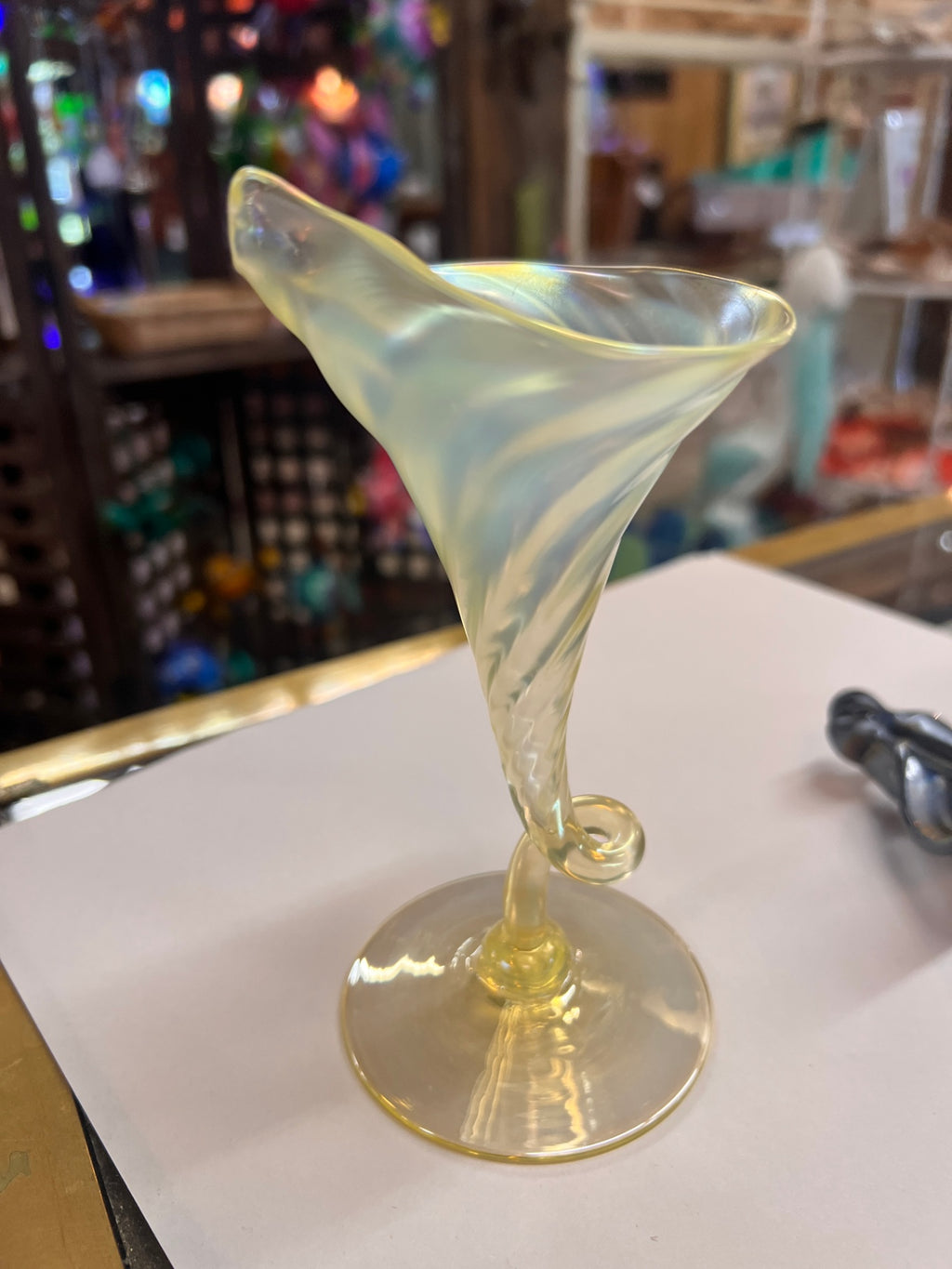 Vintage Vaseline Uranium Art Glass Jack-in-the-Pulpit Trumpet Vase – Swirled Opalescent Yellow Glass – UV Reactive