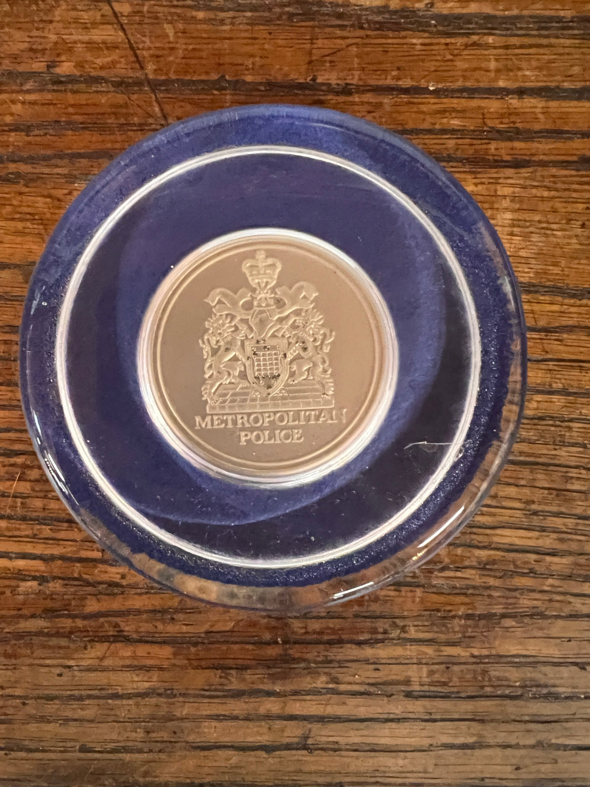 Metropolitan Police Commemorative Glass Coaster with Royal Crest – Blue Felt Backing