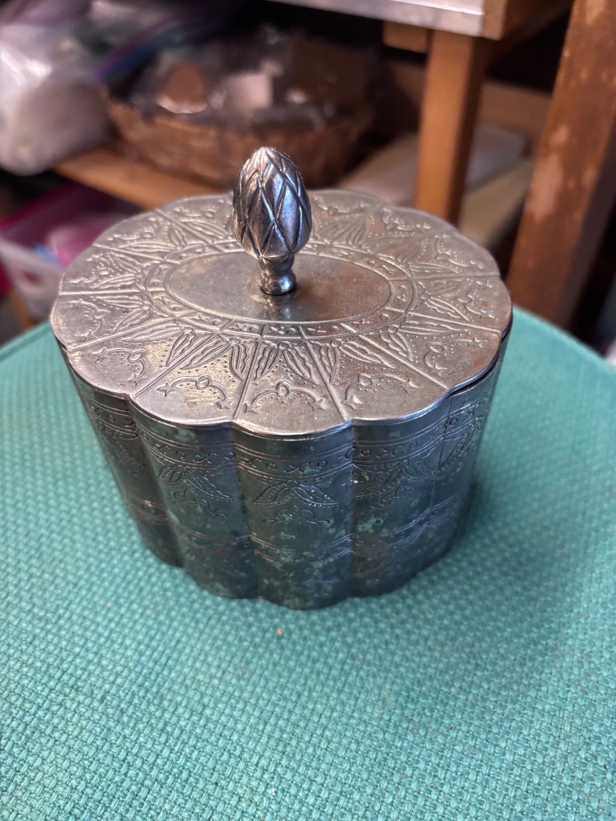 Vintage silver-plated scalloped oval trinket and jewelry box