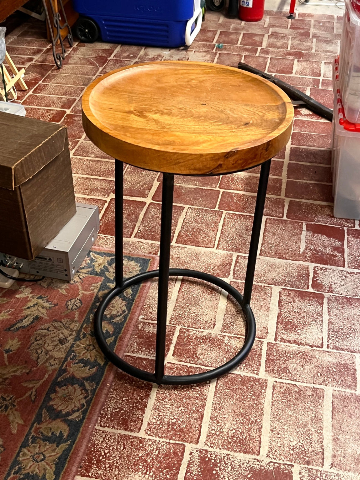 Rustic Round Solid Wood Accent Side Table with Black Metal Base – Industrial Farmhouse Style