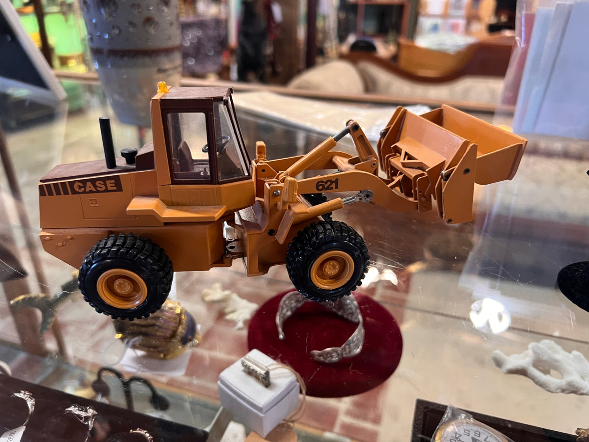 Vintage Conrad CASE 621 Wheel Loader Diecast Model 2426 – 1:35 Scale – West Germany