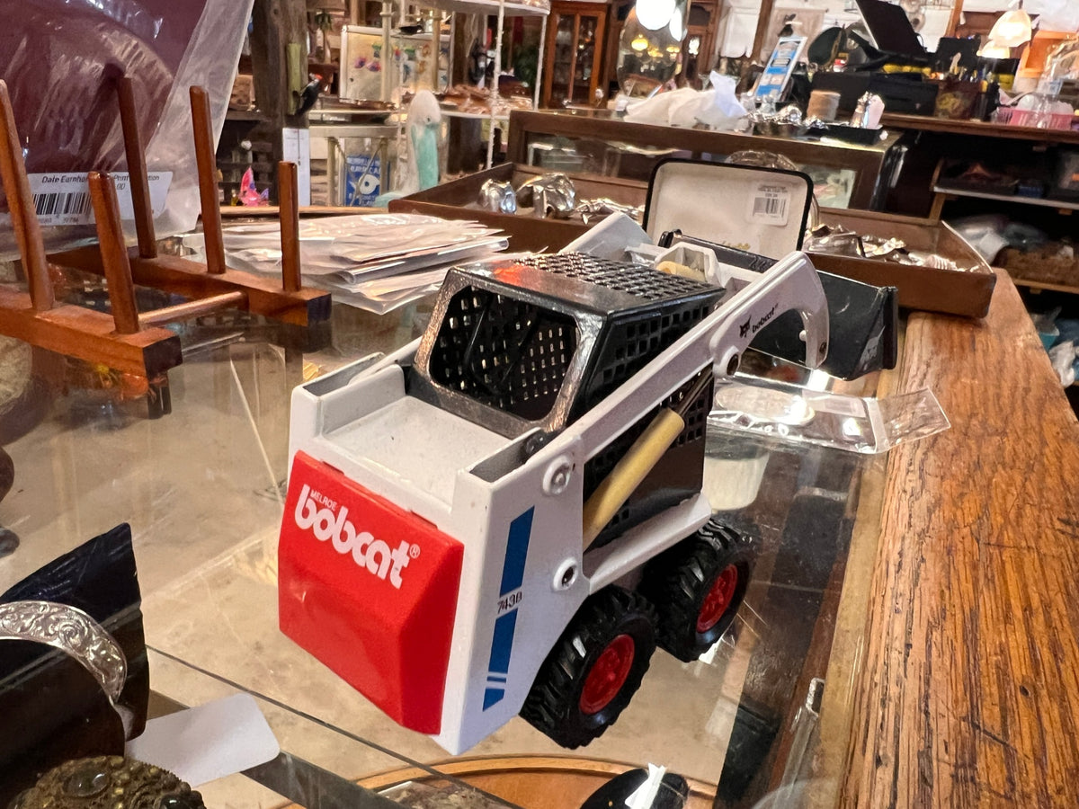 Vintage Clover Bobcat 743B Skid Steer Loader Diecast Model 4731 – 1:19 Scale