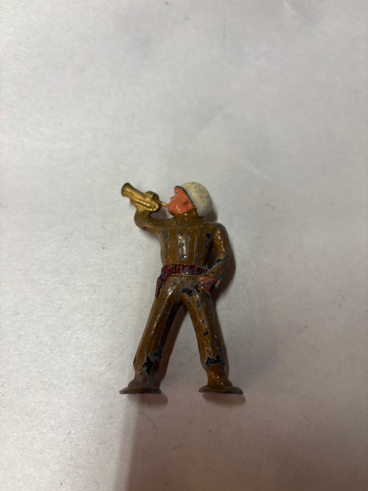 1940'S BARCLAY MANOIL SOLDIER LEAD SOLDIER BUGLE BLOWER 26. 41C