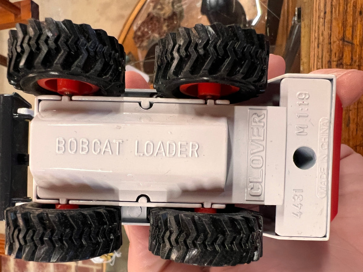 Vintage Clover Bobcat 743B Skid Steer Loader Diecast Model 4731 – 1:19 Scale