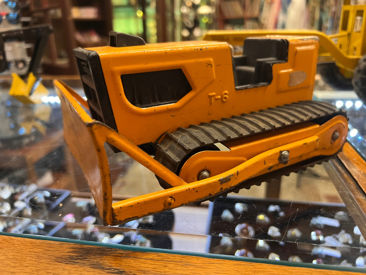 Vintage Tonka T-6 Metal Bulldozer – Yellow Tracked Construction Toy with Front Blade