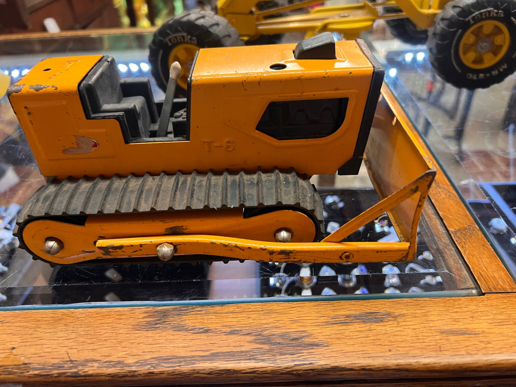 Vintage Tonka T-6 Metal Bulldozer – Yellow Tracked Construction Toy with Front Blade