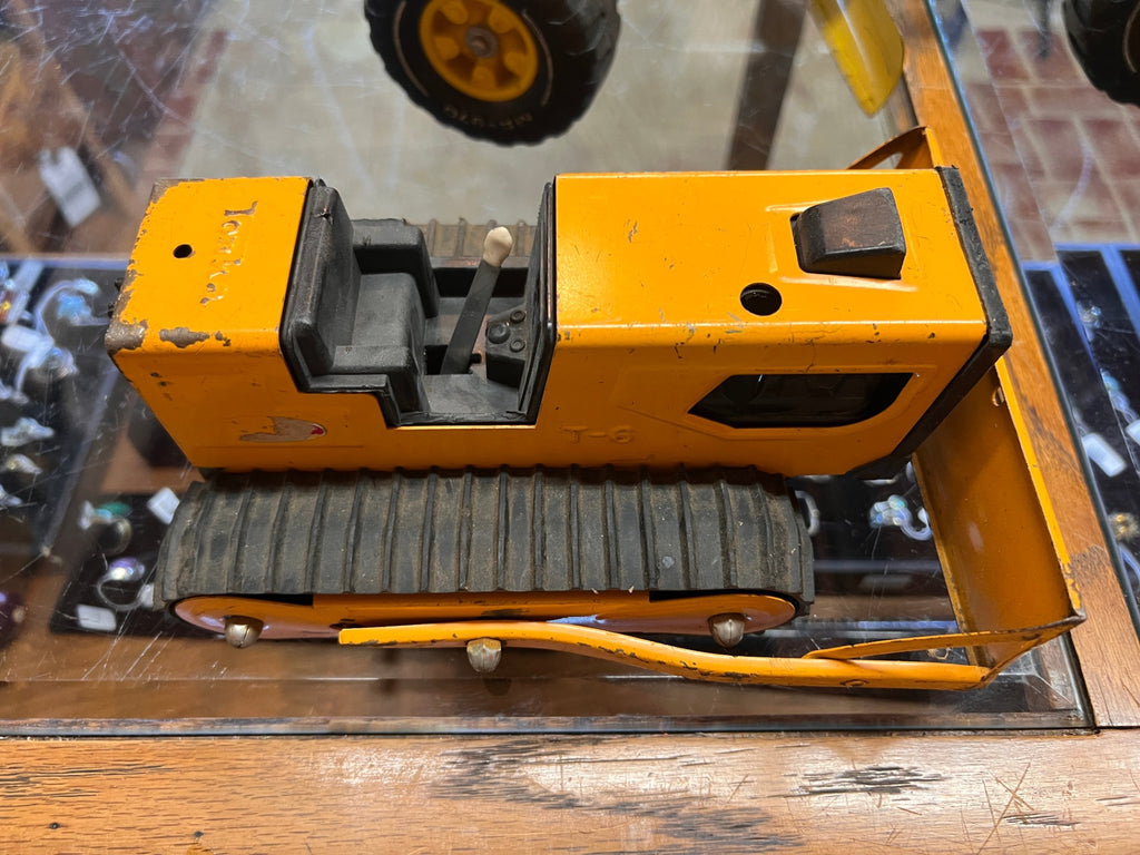 Vintage Tonka T-6 Metal Bulldozer – Yellow Tracked Construction Toy with Front Blade
